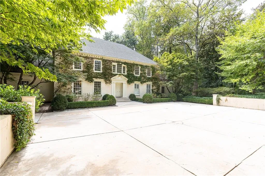 170 W Paces Ferry Road Nw, Atlanta, Georgia 30305, 4 Bedrooms Bedrooms, ,4 BathroomsBathrooms,Residential,For Sale,170 W Paces Ferry Road Nw,7658227