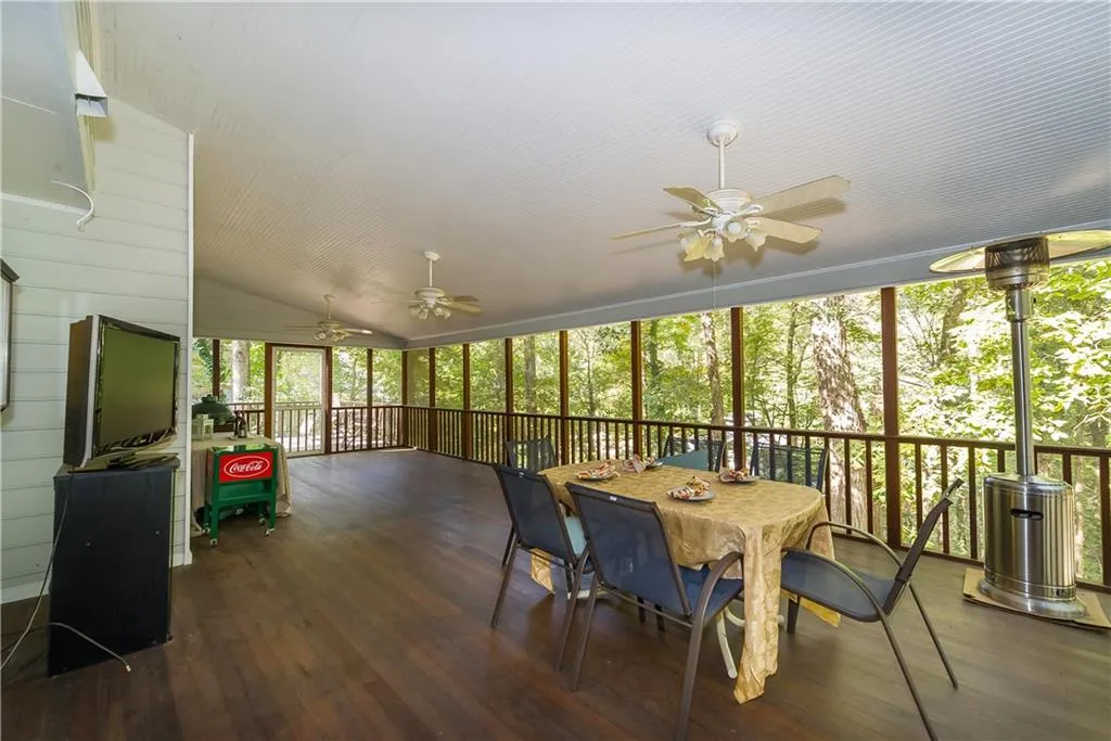 1020 Ridge Tarn, Dunwoody, Georgia 30350, 4 Bedrooms Bedrooms, ,3 BathroomsBathrooms,Residential,Sold,1020 Ridge Tarn,5612645