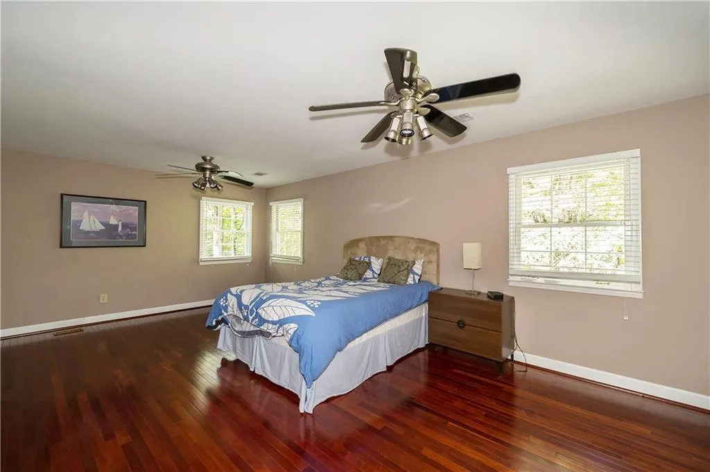 1020 Ridge Tarn, Dunwoody, Georgia 30350, 4 Bedrooms Bedrooms, ,3 BathroomsBathrooms,Residential,Sold,1020 Ridge Tarn,5612645