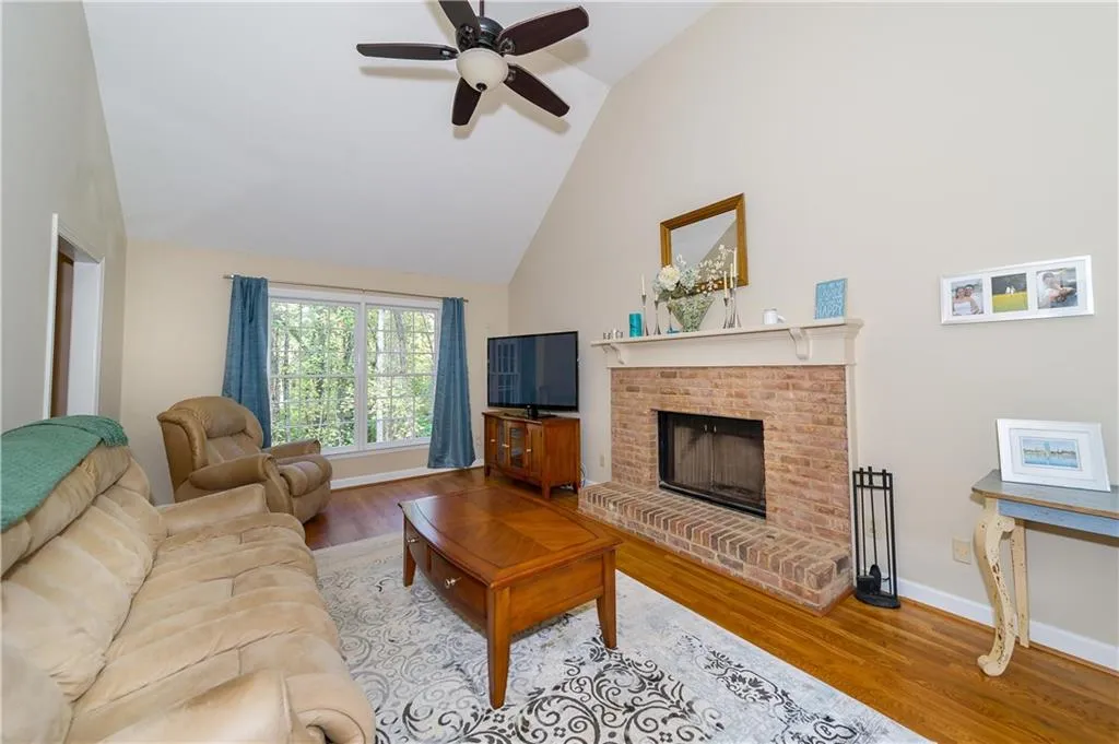 1020 Ridge Tarn, Dunwoody, Georgia 30350, 4 Bedrooms Bedrooms, ,3 BathroomsBathrooms,Residential,Sold,1020 Ridge Tarn,5612645