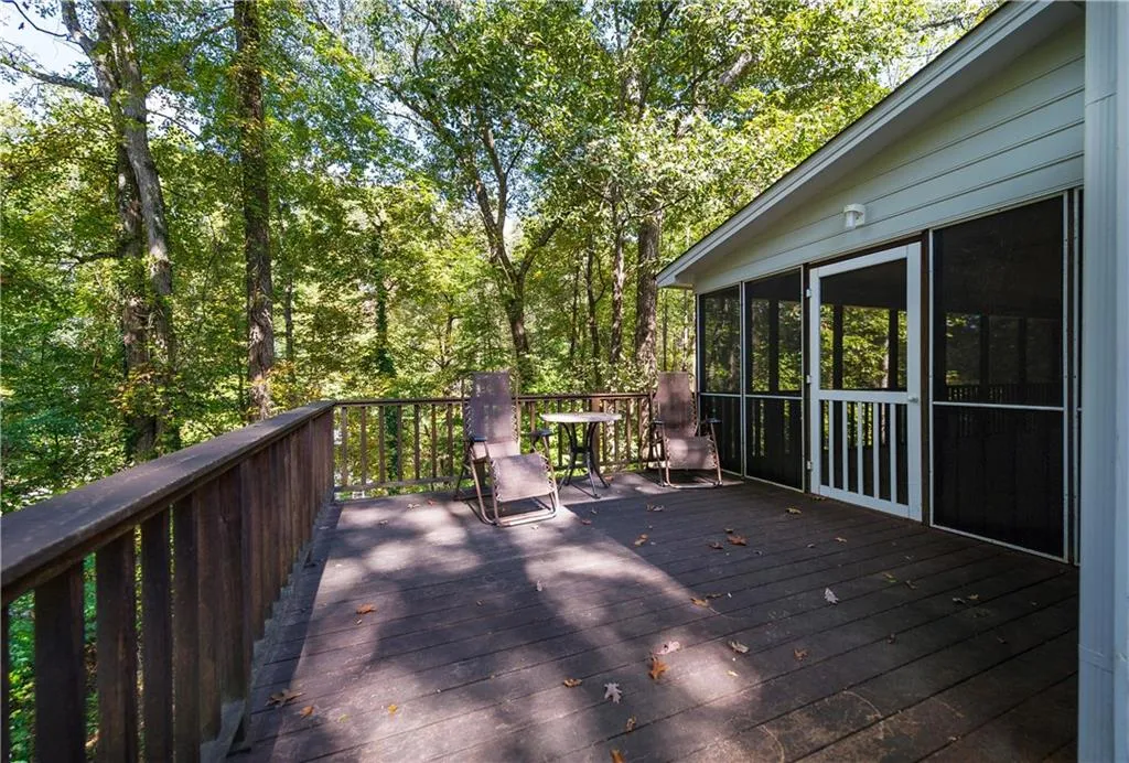 1020 Ridge Tarn, Dunwoody, Georgia 30350, 4 Bedrooms Bedrooms, ,3 BathroomsBathrooms,Residential,Sold,1020 Ridge Tarn,5612645