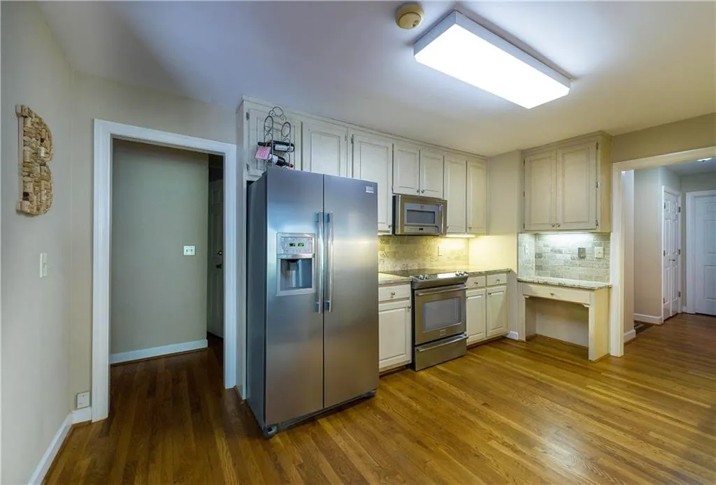 1020 Ridge Tarn, Dunwoody, Georgia 30350, 4 Bedrooms Bedrooms, ,3 BathroomsBathrooms,Residential,Sold,1020 Ridge Tarn,5612645