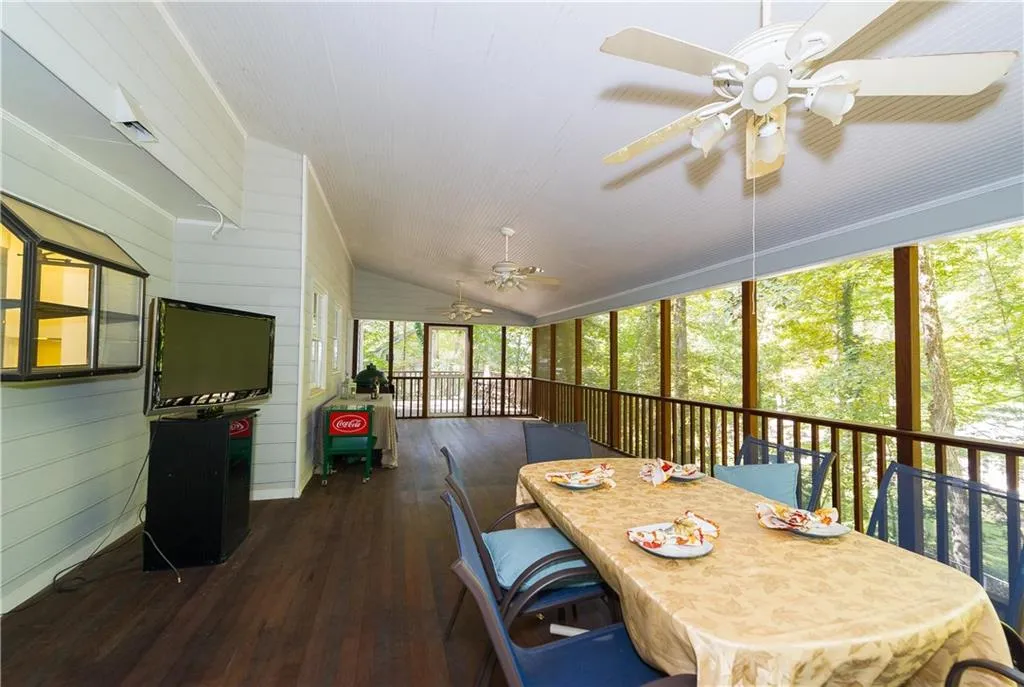 1020 Ridge Tarn, Dunwoody, Georgia 30350, 4 Bedrooms Bedrooms, ,3 BathroomsBathrooms,Residential,Sold,1020 Ridge Tarn,5612645