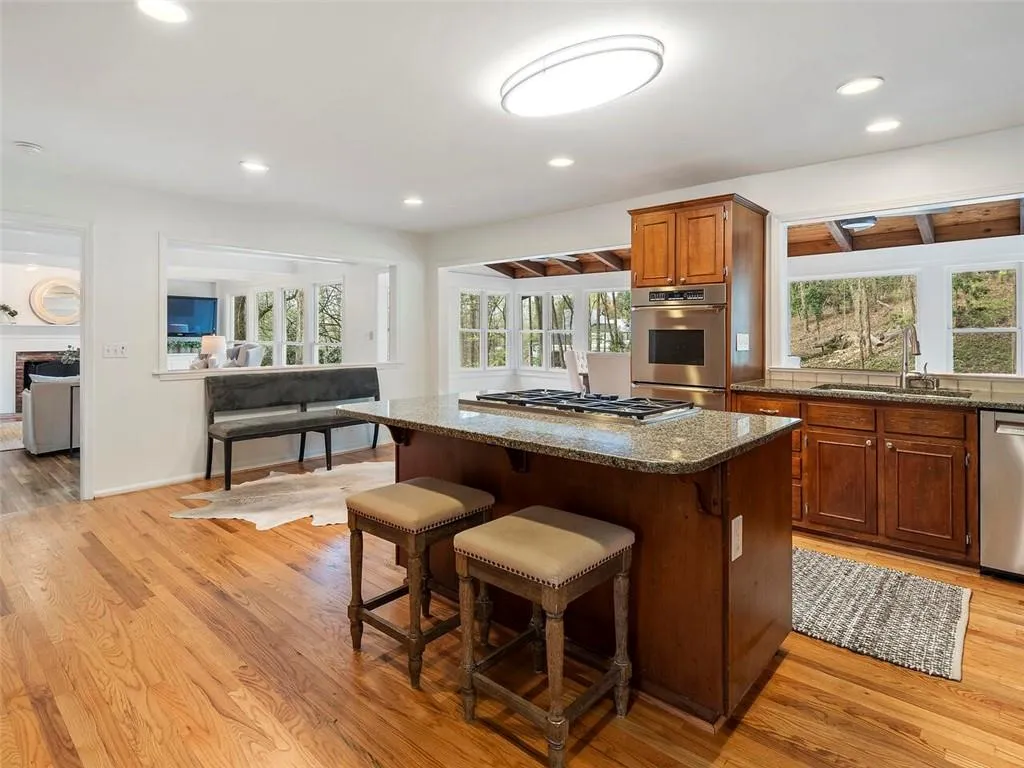 5540 Whitner Drive, Atlanta, Georgia 30327, 7 Bedrooms Bedrooms, ,4 BathroomsBathrooms,Residential,Sold,5540 Whitner Drive,7358435