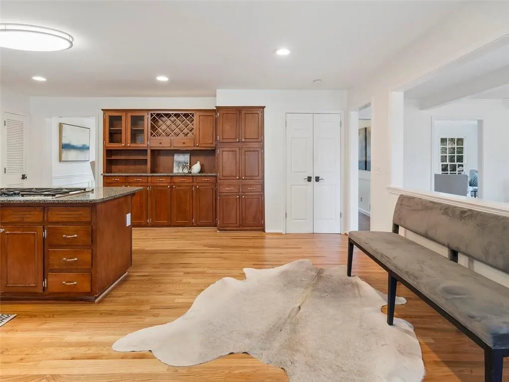 5540 Whitner Drive, Atlanta, Georgia 30327, 7 Bedrooms Bedrooms, ,4 BathroomsBathrooms,Residential,Sold,5540 Whitner Drive,7358435