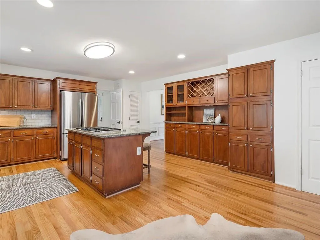 5540 Whitner Drive, Atlanta, Georgia 30327, 7 Bedrooms Bedrooms, ,4 BathroomsBathrooms,Residential,Sold,5540 Whitner Drive,7358435