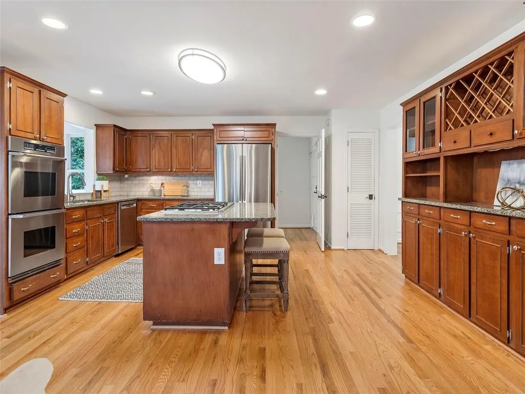 5540 Whitner Drive, Atlanta, Georgia 30327, 7 Bedrooms Bedrooms, ,4 BathroomsBathrooms,Residential,Sold,5540 Whitner Drive,7358435