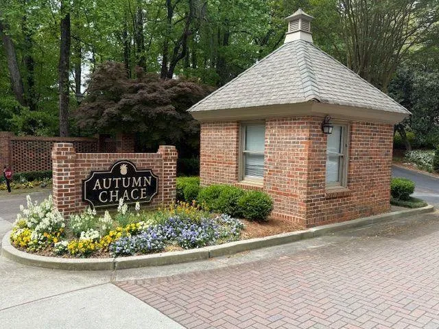318 Ne The Chace Ne, Atlanta, Georgia 30328, 4 Bedrooms Bedrooms, ,3 BathroomsBathrooms,Residential,Sold,318 Ne The Chace Ne,7750781