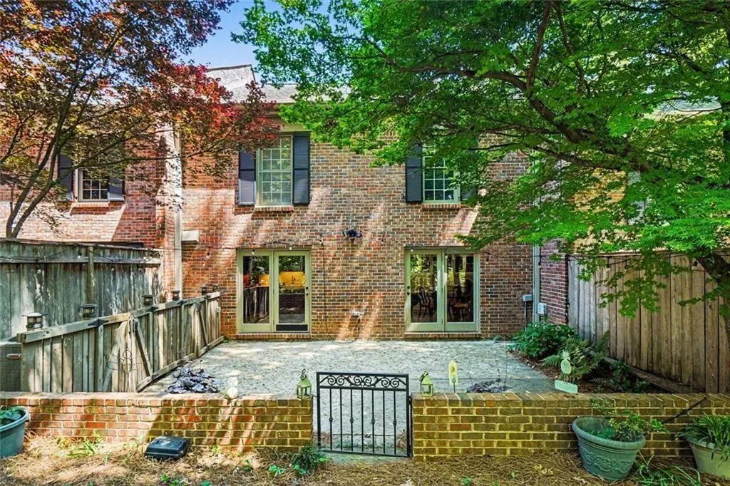 318 Ne The Chace Ne, Atlanta, Georgia 30328, 4 Bedrooms Bedrooms, ,3 BathroomsBathrooms,Residential,Sold,318 Ne The Chace Ne,7750781