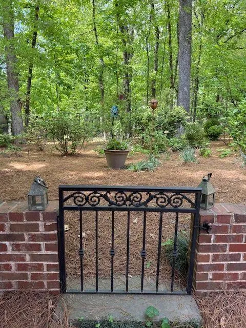 318 Ne The Chace Ne, Atlanta, Georgia 30328, 4 Bedrooms Bedrooms, ,3 BathroomsBathrooms,Residential,Sold,318 Ne The Chace Ne,7750781