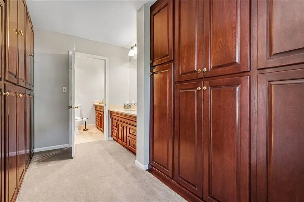 318 Ne The Chace Ne, Atlanta, Georgia 30328, 4 Bedrooms Bedrooms, ,3 BathroomsBathrooms,Residential,Sold,318 Ne The Chace Ne,7750781