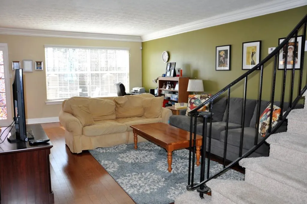 6980 Roswell Road Unit E4, Sandy Springs, Georgia 30328, 2 Bedrooms Bedrooms, ,1 BathroomBathrooms,Residential,Sold,6980 Roswell Road Unit E4,5645915