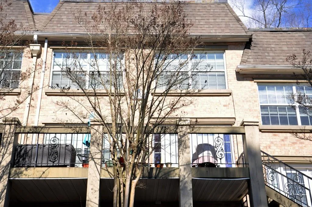 6980 Roswell Road Unit E4, Sandy Springs, Georgia 30328, 2 Bedrooms Bedrooms, ,1 BathroomBathrooms,Residential,Sold,6980 Roswell Road Unit E4,5645915