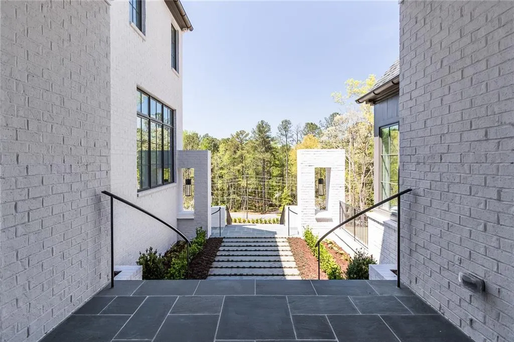 1875 Spalding Drive, Sandy Springs, Georgia 30350, 5 Bedrooms Bedrooms, ,6 BathroomsBathrooms,Residential,Sold,1875 Spalding Drive,6093412