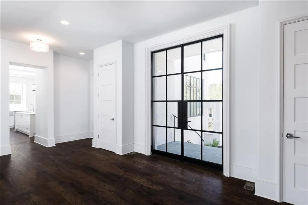 1875 Spalding Drive, Sandy Springs, Georgia 30350, 5 Bedrooms Bedrooms, ,6 BathroomsBathrooms,Residential,Sold,1875 Spalding Drive,6093412