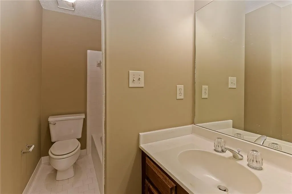 7938 Briar Villa Place, Sandy Springs, Georgia 30350, 3 Bedrooms Bedrooms, ,2 BathroomsBathrooms,Residential,Sold,7938 Briar Villa Place,5994759