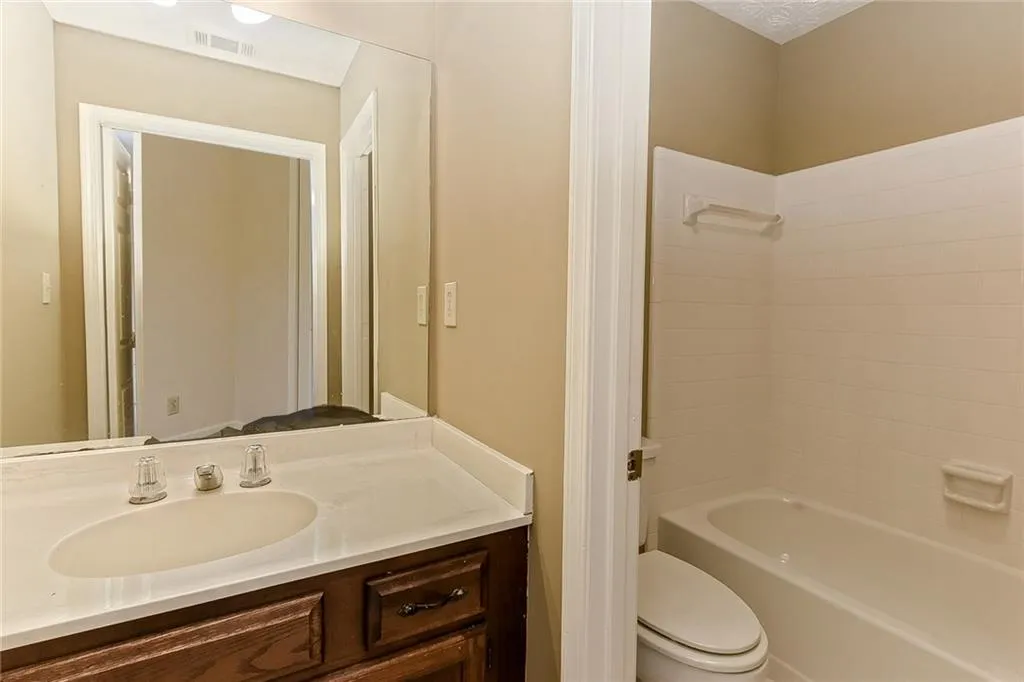 7938 Briar Villa Place, Sandy Springs, Georgia 30350, 3 Bedrooms Bedrooms, ,2 BathroomsBathrooms,Residential,Sold,7938 Briar Villa Place,5994759