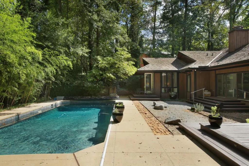 35 Old Powers Place, Sandy Springs, Georgia 30327, 4 Bedrooms Bedrooms, ,4 BathroomsBathrooms,Residential,Sold,35 Old Powers Place,6923240