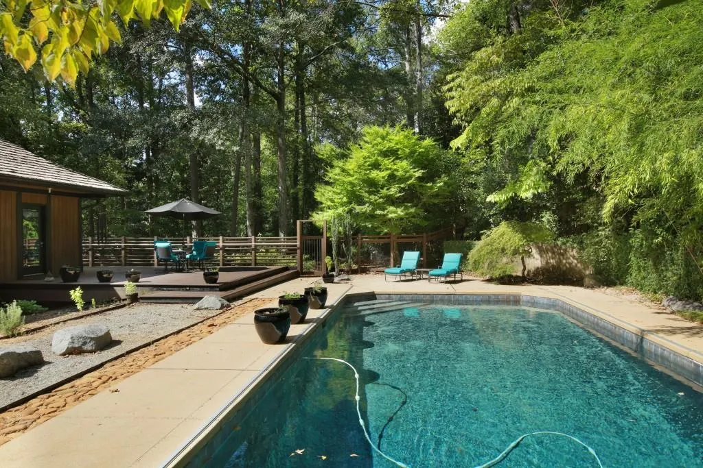 35 Old Powers Place, Sandy Springs, Georgia 30327, 4 Bedrooms Bedrooms, ,4 BathroomsBathrooms,Residential,Sold,35 Old Powers Place,6923240