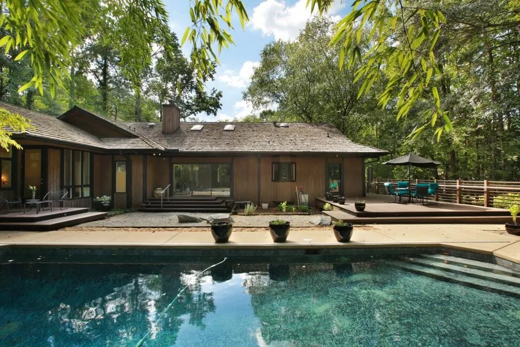 35 Old Powers Place, Sandy Springs, Georgia 30327, 4 Bedrooms Bedrooms, ,4 BathroomsBathrooms,Residential,Sold,35 Old Powers Place,6923240