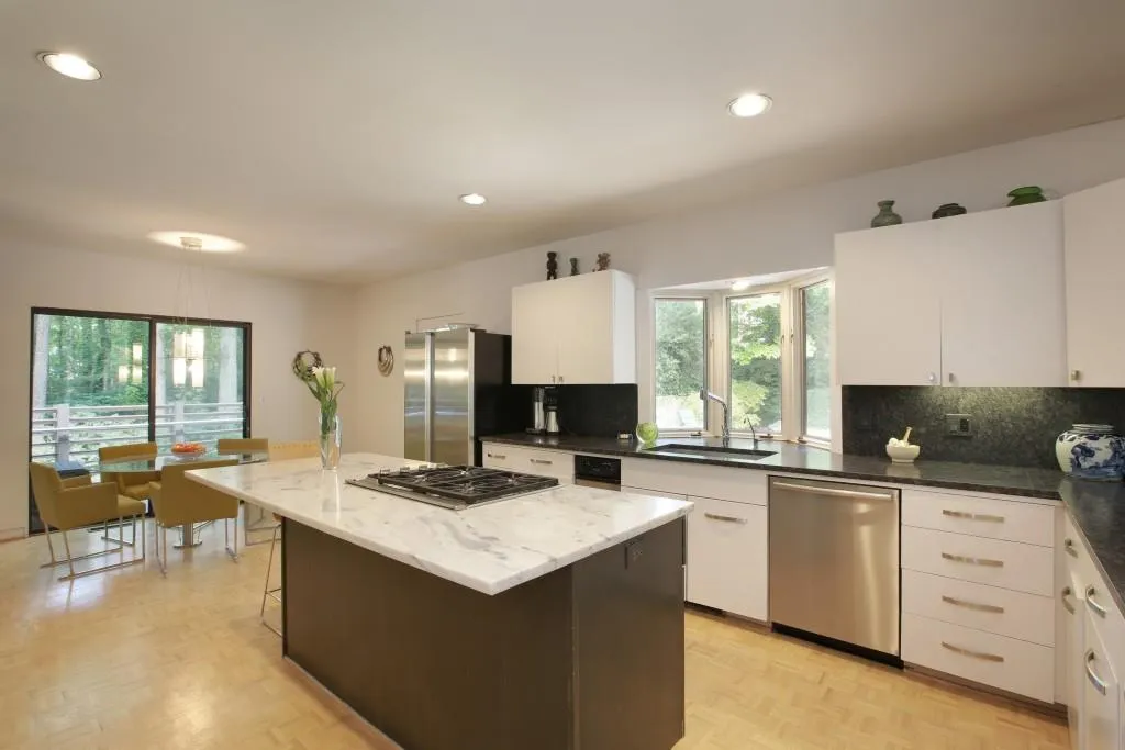 35 Old Powers Place, Sandy Springs, Georgia 30327, 4 Bedrooms Bedrooms, ,4 BathroomsBathrooms,Residential,Sold,35 Old Powers Place,6923240