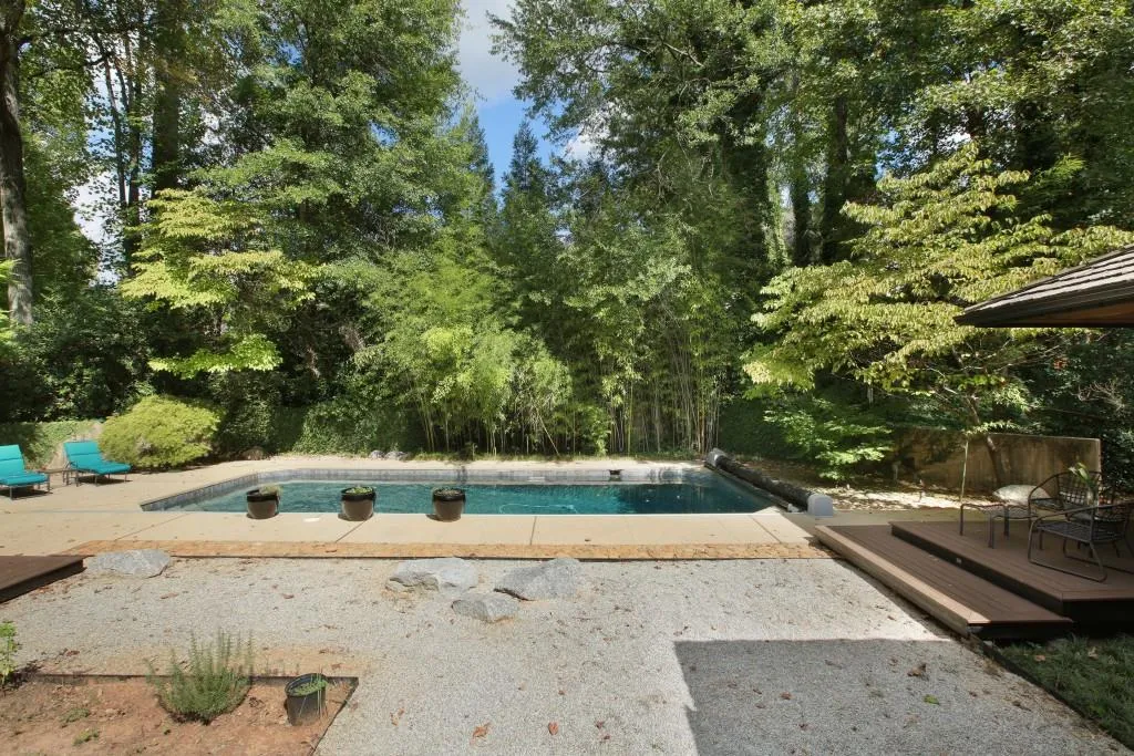 35 Old Powers Place, Sandy Springs, Georgia 30327, 4 Bedrooms Bedrooms, ,4 BathroomsBathrooms,Residential,Sold,35 Old Powers Place,6923240