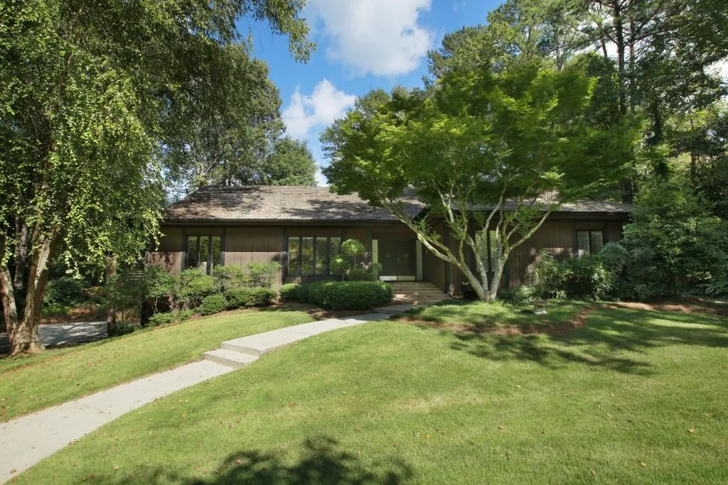 35 Old Powers Place, Sandy Springs, Georgia 30327, 4 Bedrooms Bedrooms, ,4 BathroomsBathrooms,Residential,Sold,35 Old Powers Place,6923240