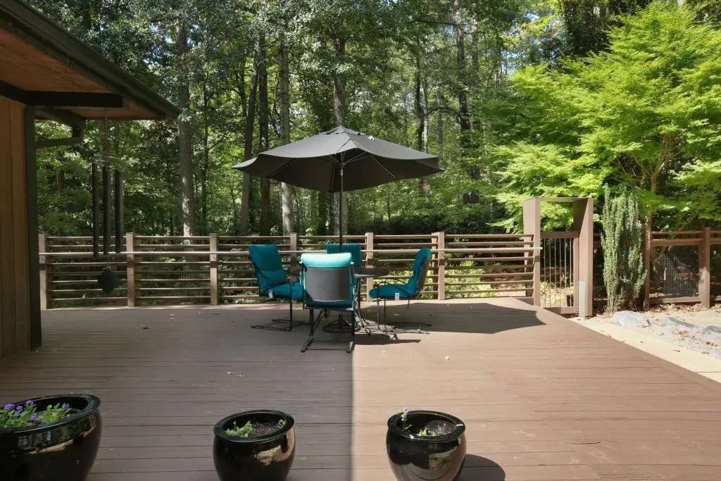 35 Old Powers Place, Sandy Springs, Georgia 30327, 4 Bedrooms Bedrooms, ,4 BathroomsBathrooms,Residential,Sold,35 Old Powers Place,6923240