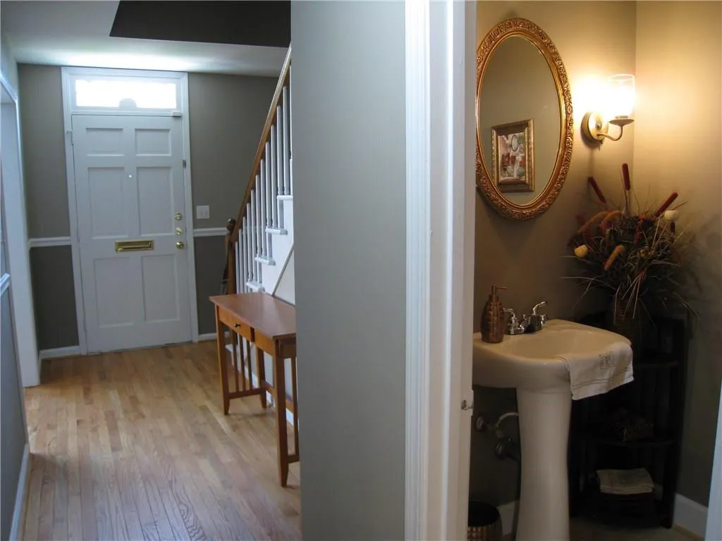 6520 Roswell Road Unit 89, Atlanta, Georgia 30328, 2 Bedrooms Bedrooms, ,1 BathroomBathrooms,Residential,Sold,6520 Roswell Road Unit 89,5863240