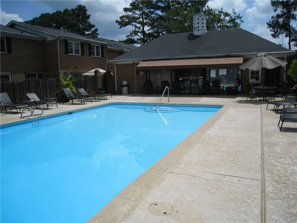 6520 Roswell Road Unit 89, Atlanta, Georgia 30328, 2 Bedrooms Bedrooms, ,1 BathroomBathrooms,Residential,Sold,6520 Roswell Road Unit 89,5863240