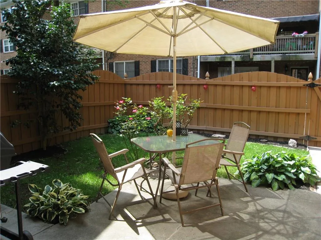 6520 Roswell Road Unit 89, Atlanta, Georgia 30328, 2 Bedrooms Bedrooms, ,1 BathroomBathrooms,Residential,Sold,6520 Roswell Road Unit 89,5863240