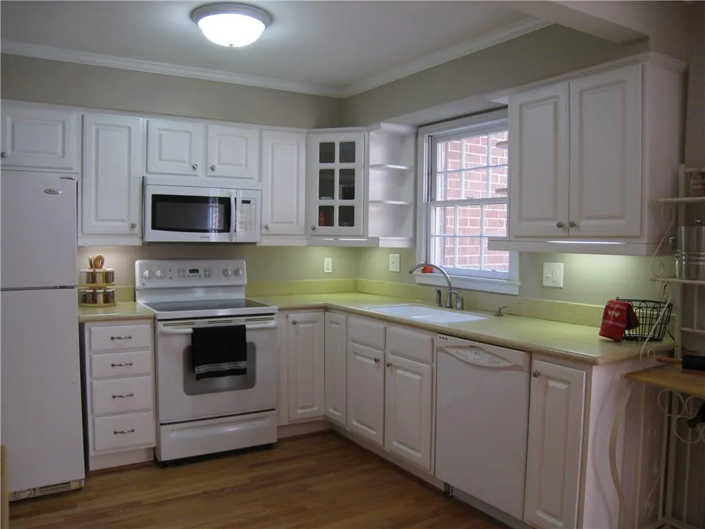 6520 Roswell Road Unit 89, Atlanta, Georgia 30328, 2 Bedrooms Bedrooms, ,1 BathroomBathrooms,Residential,Sold,6520 Roswell Road Unit 89,5863240