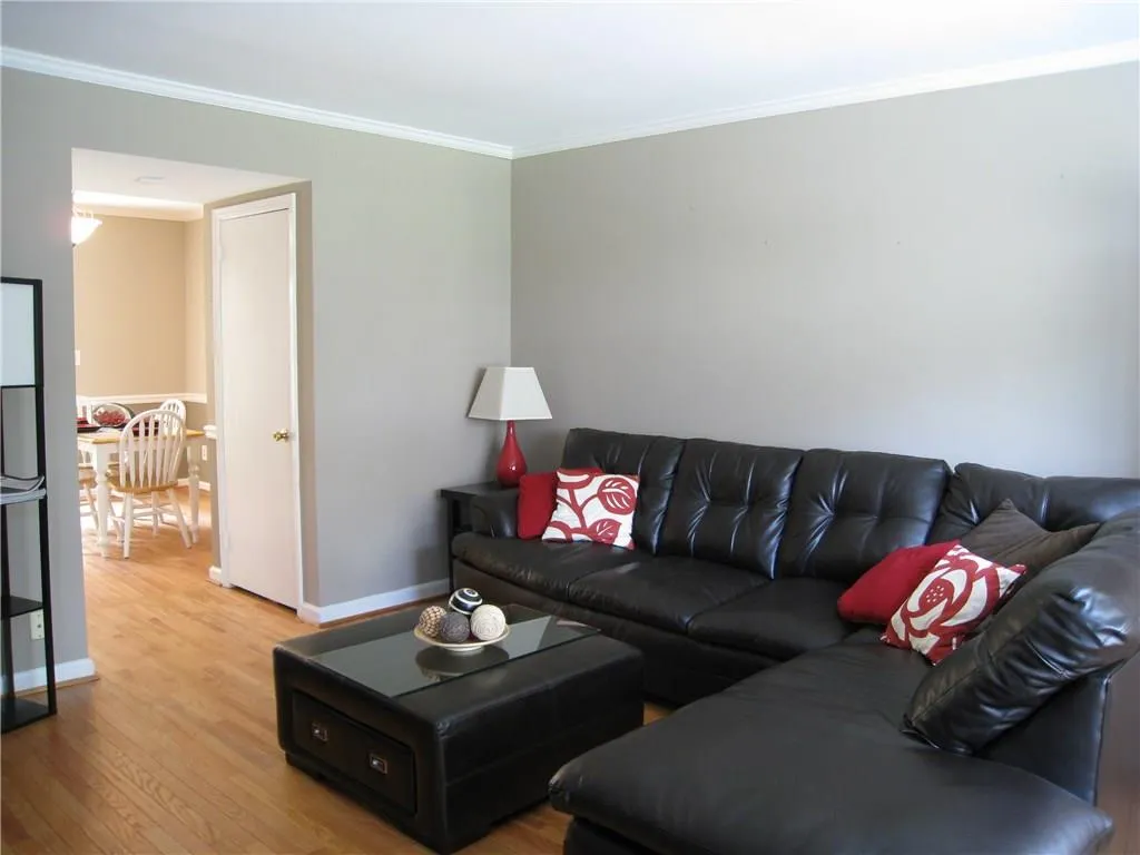 6520 Roswell Road Unit 89, Atlanta, Georgia 30328, 2 Bedrooms Bedrooms, ,1 BathroomBathrooms,Residential,Sold,6520 Roswell Road Unit 89,5863240