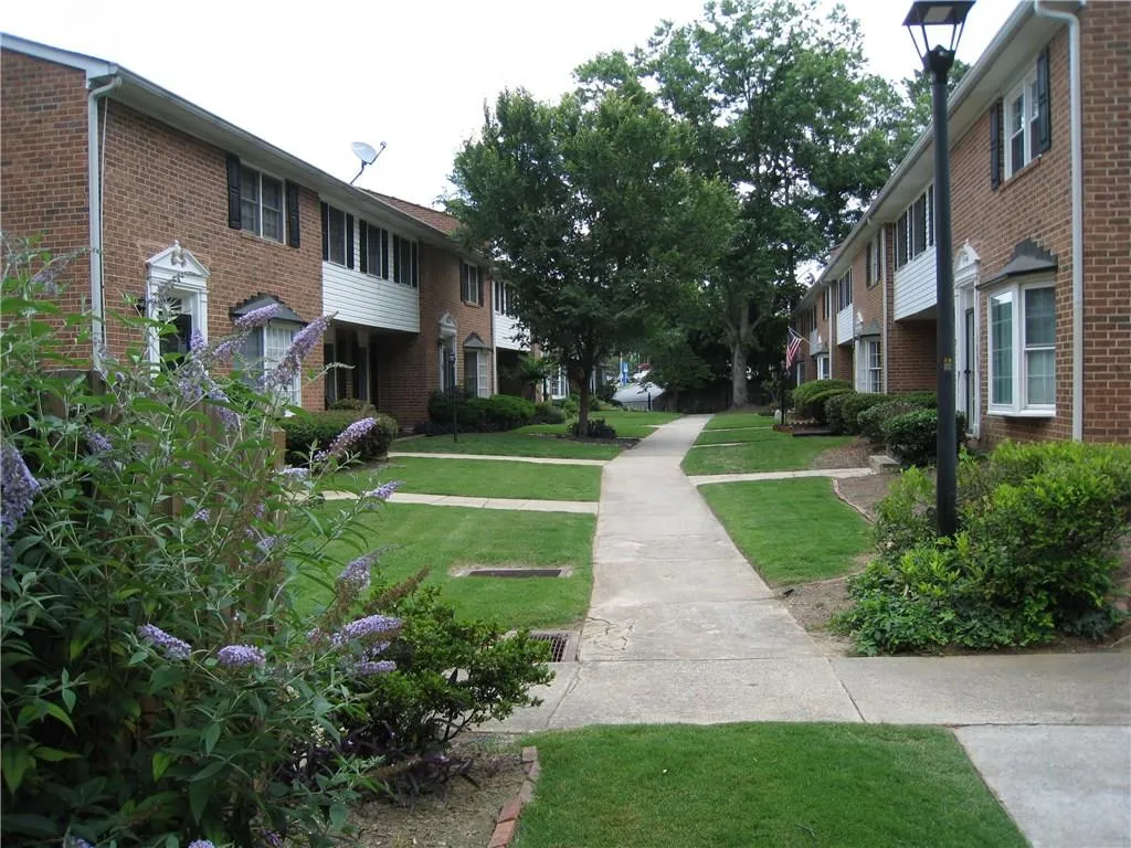 6520 Roswell Road Unit 89, Atlanta, Georgia 30328, 2 Bedrooms Bedrooms, ,1 BathroomBathrooms,Residential,Sold,6520 Roswell Road Unit 89,5863240