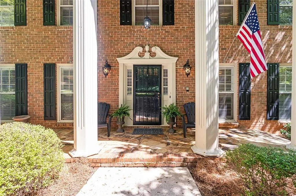 6025 River Chase Circle Nw, Sandy Springs, Georgia 30328, 7 Bedrooms Bedrooms, ,5 BathroomsBathrooms,Residential,Sold,6025 River Chase Circle Nw,7038997