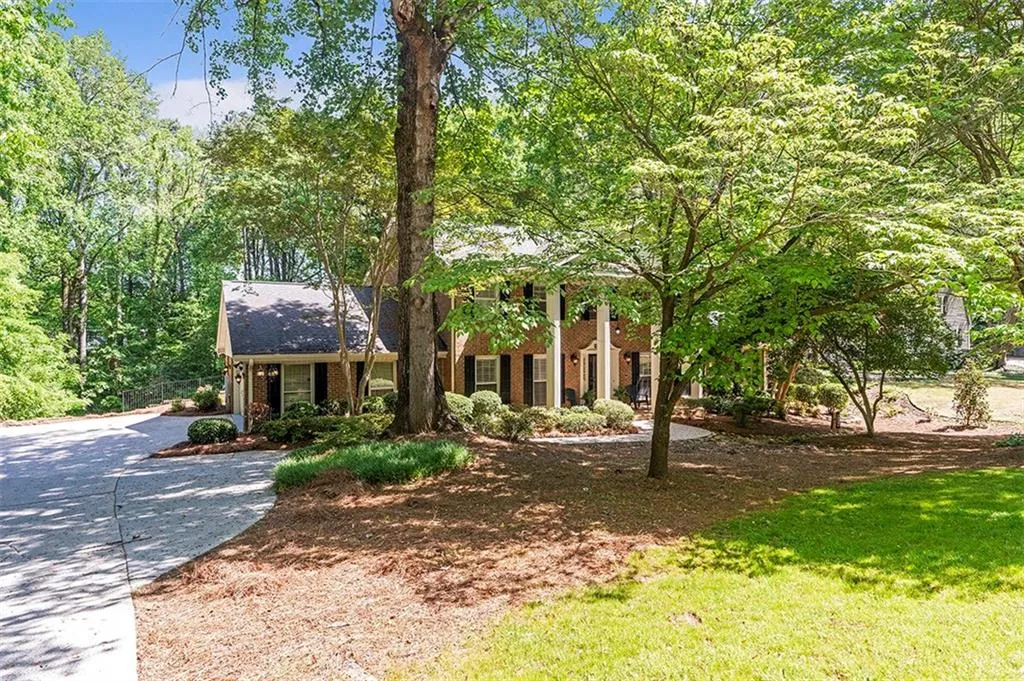 6025 River Chase Circle Nw, Sandy Springs, Georgia 30328, 7 Bedrooms Bedrooms, ,5 BathroomsBathrooms,Residential,Sold,6025 River Chase Circle Nw,7038997