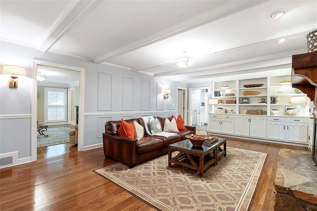 6025 River Chase Circle Nw, Sandy Springs, Georgia 30328, 7 Bedrooms Bedrooms, ,5 BathroomsBathrooms,Residential,Sold,6025 River Chase Circle Nw,7038997