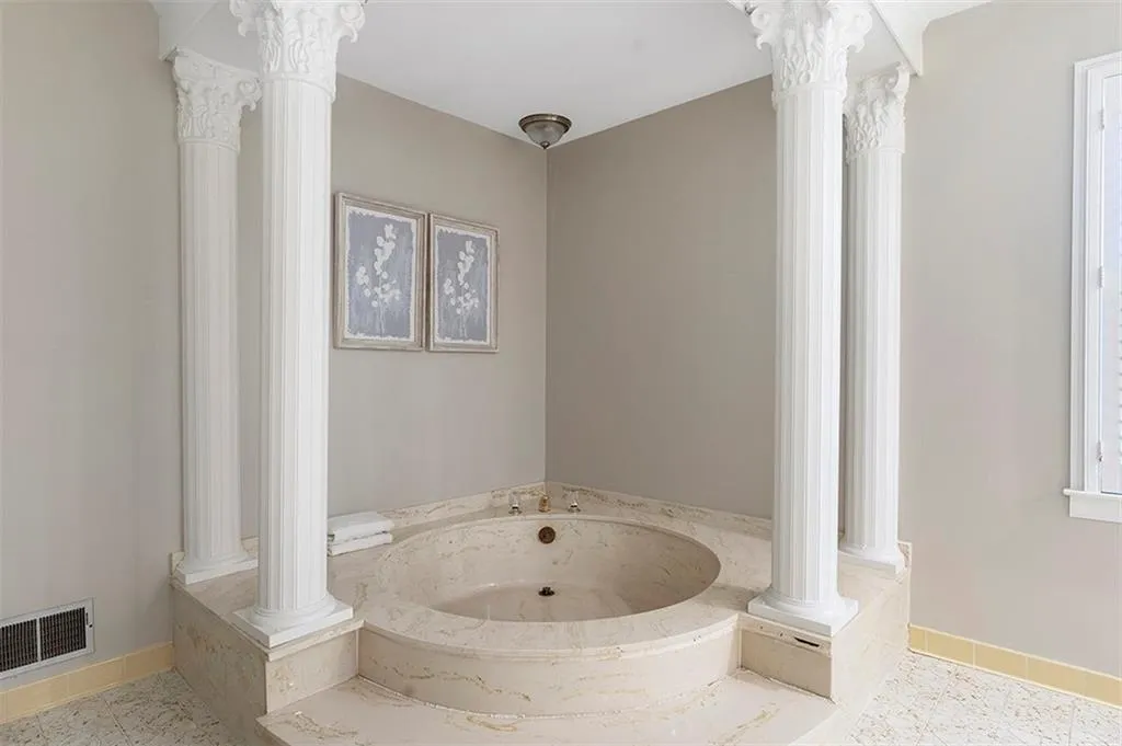 6025 River Chase Circle Nw, Sandy Springs, Georgia 30328, 7 Bedrooms Bedrooms, ,5 BathroomsBathrooms,Residential,Sold,6025 River Chase Circle Nw,7038997