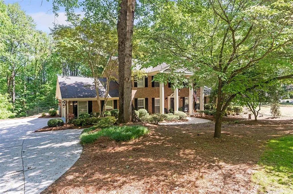 6025 River Chase Circle Nw, Sandy Springs, Georgia 30328, 7 Bedrooms Bedrooms, ,5 BathroomsBathrooms,Residential,Sold,6025 River Chase Circle Nw,7038997