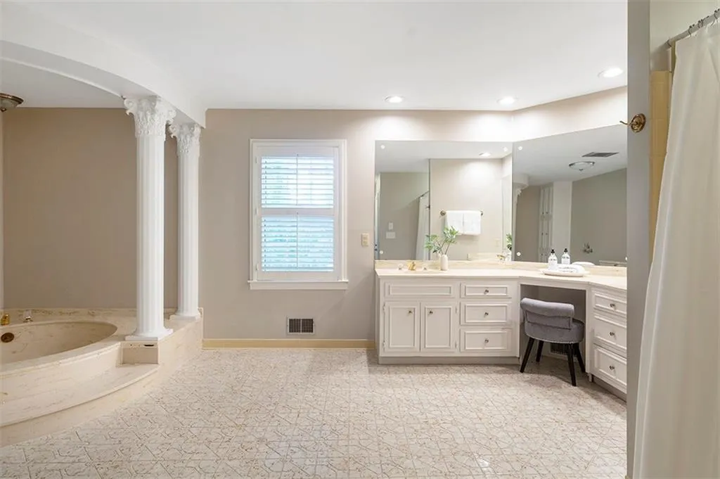 6025 River Chase Circle Nw, Sandy Springs, Georgia 30328, 7 Bedrooms Bedrooms, ,5 BathroomsBathrooms,Residential,Sold,6025 River Chase Circle Nw,7038997