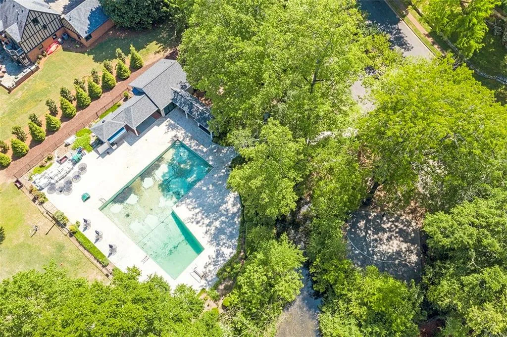 6025 River Chase Circle Nw, Sandy Springs, Georgia 30328, 7 Bedrooms Bedrooms, ,5 BathroomsBathrooms,Residential,Sold,6025 River Chase Circle Nw,7038997