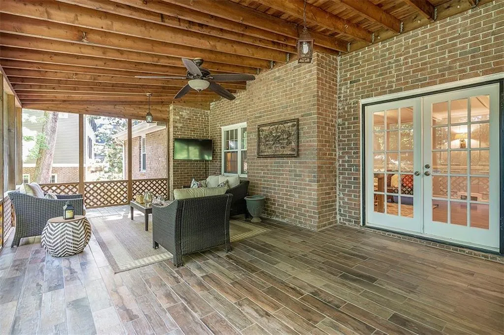 6025 River Chase Circle Nw, Sandy Springs, Georgia 30328, 7 Bedrooms Bedrooms, ,5 BathroomsBathrooms,Residential,Sold,6025 River Chase Circle Nw,7038997