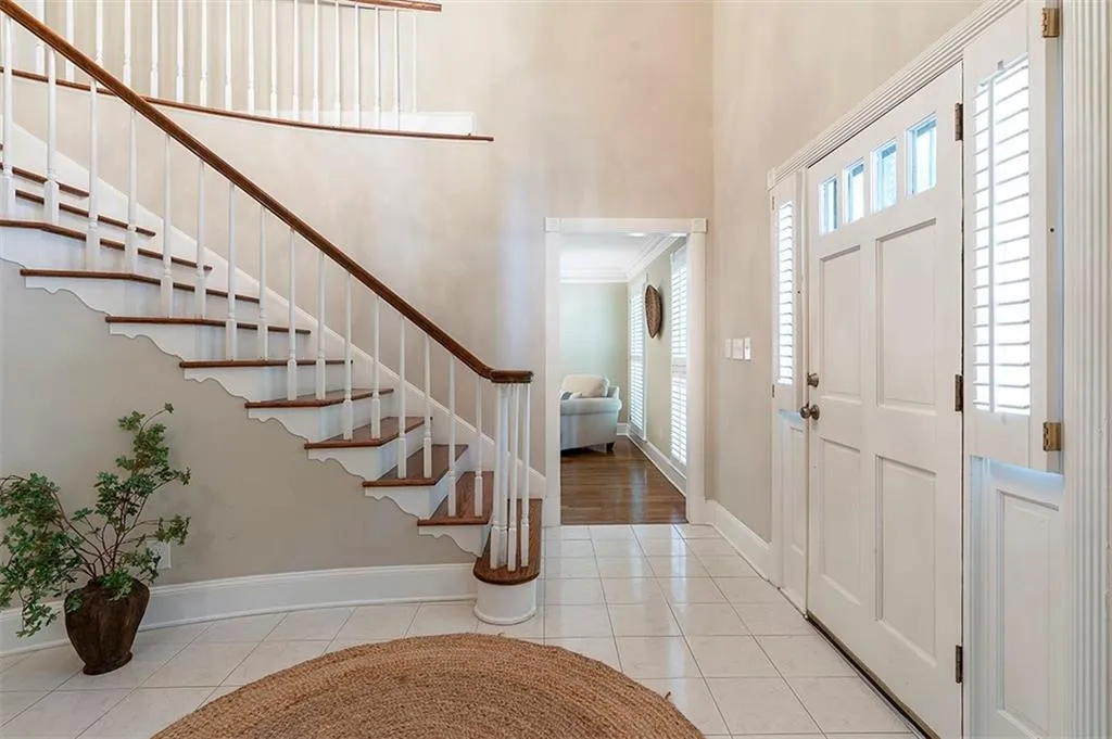 6025 River Chase Circle Nw, Sandy Springs, Georgia 30328, 7 Bedrooms Bedrooms, ,5 BathroomsBathrooms,Residential,Sold,6025 River Chase Circle Nw,7038997