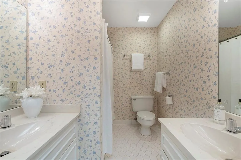 6025 River Chase Circle Nw, Sandy Springs, Georgia 30328, 7 Bedrooms Bedrooms, ,5 BathroomsBathrooms,Residential,Sold,6025 River Chase Circle Nw,7038997