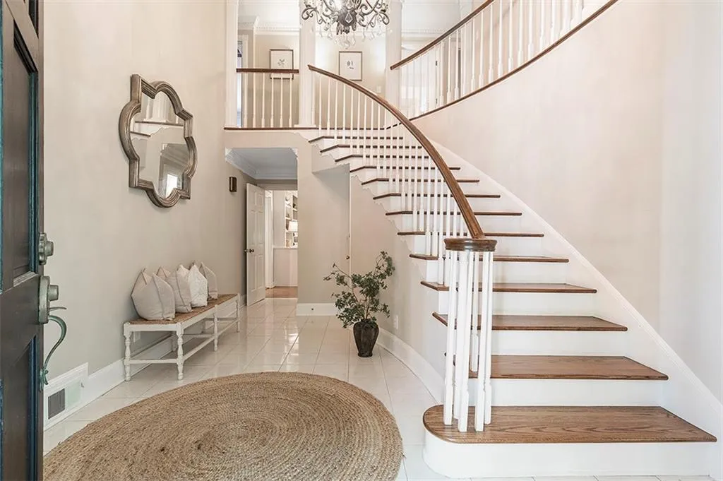 6025 River Chase Circle Nw, Sandy Springs, Georgia 30328, 7 Bedrooms Bedrooms, ,5 BathroomsBathrooms,Residential,Sold,6025 River Chase Circle Nw,7038997