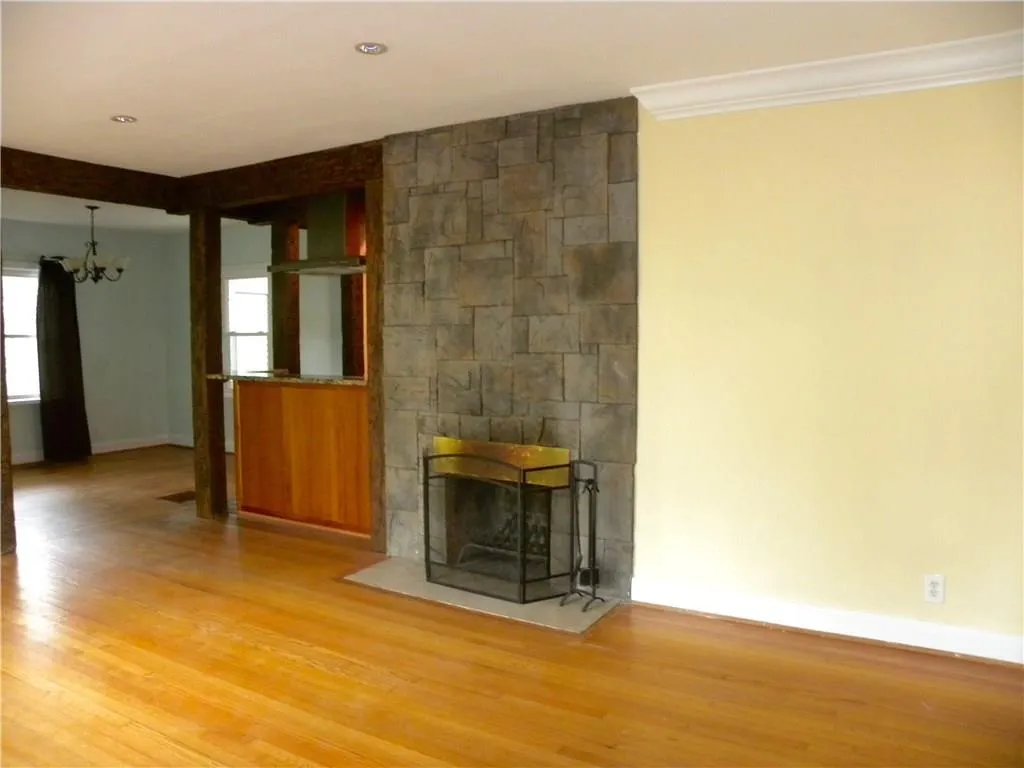 233 Midvale Drive Ne, Atlanta, Georgia 30342, 3 Bedrooms Bedrooms, ,2 BathroomsBathrooms,Residential,Sold,233 Midvale Drive Ne,5685747