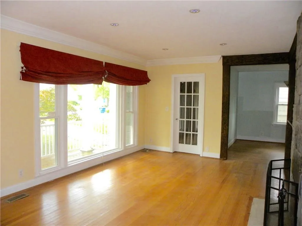 233 Midvale Drive Ne, Atlanta, Georgia 30342, 3 Bedrooms Bedrooms, ,2 BathroomsBathrooms,Residential,Sold,233 Midvale Drive Ne,5685747