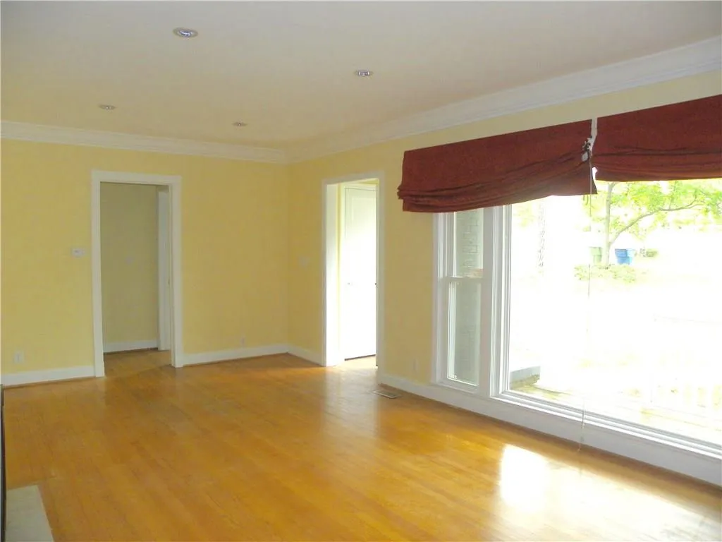 233 Midvale Drive Ne, Atlanta, Georgia 30342, 3 Bedrooms Bedrooms, ,2 BathroomsBathrooms,Residential,Sold,233 Midvale Drive Ne,5685747
