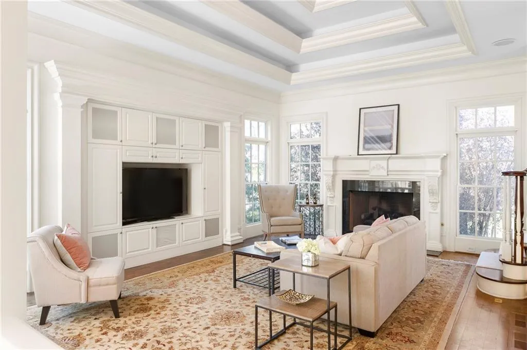 219 Saint Nicholas Circle Nw, Sandy Springs, Georgia 30327, 6 Bedrooms Bedrooms, ,6 BathroomsBathrooms,Residential,Sold,219 Saint Nicholas Circle Nw,7190211
