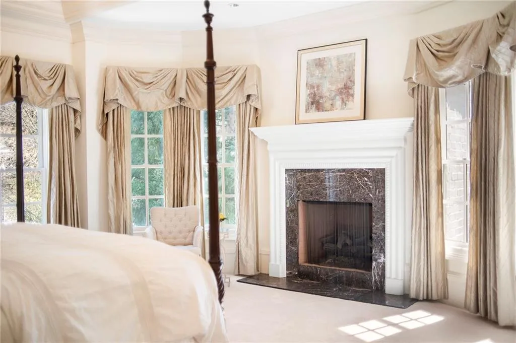 219 Saint Nicholas Circle Nw, Sandy Springs, Georgia 30327, 6 Bedrooms Bedrooms, ,6 BathroomsBathrooms,Residential,Sold,219 Saint Nicholas Circle Nw,7190211